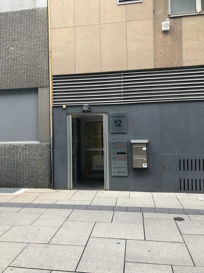 Büroetage in Bestlage - Eingang Neue Rothofstraße