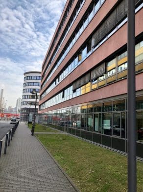 Hoher Ausbaustandard, 60326 Frankfurt, Office area