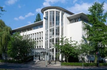 Striking office building in a beautiful Westend location, 60325 Frankfurt, Office space for rent