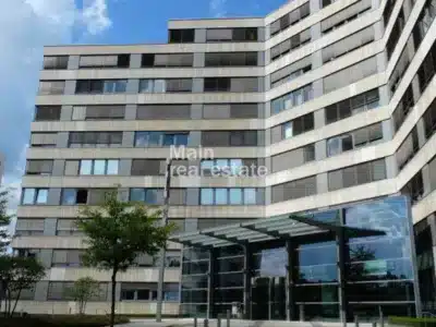 Moderne Ausstattung und beste Anbindung, 60528 Frankfurt, Bürofläche